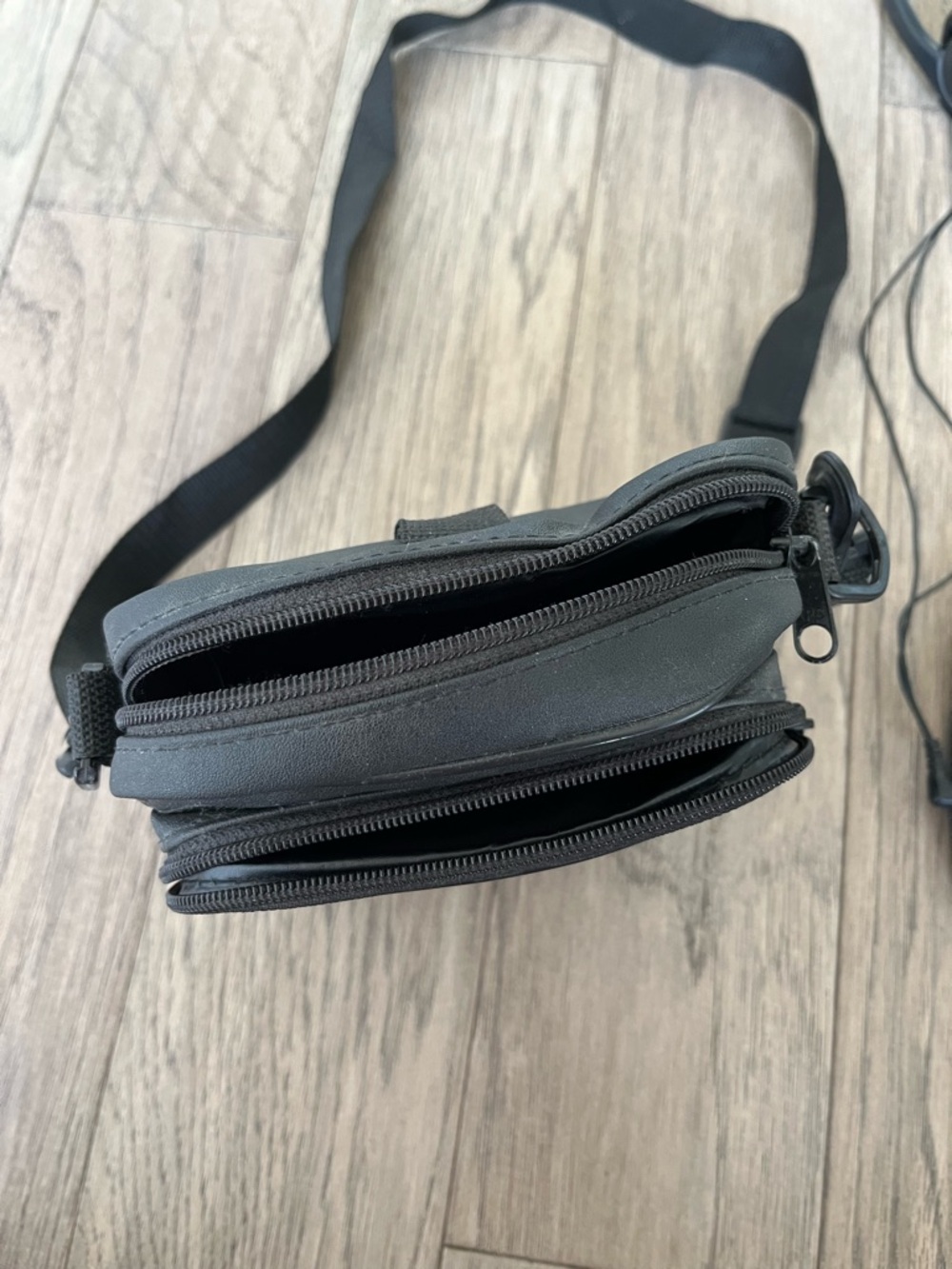 Portable Panasonic CD Player Walkman Discman with Magnum Crossbody Bag - Picture 9 of 10